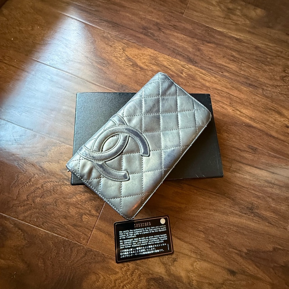 CHANEL Metallic Silver Quilted Card Holder